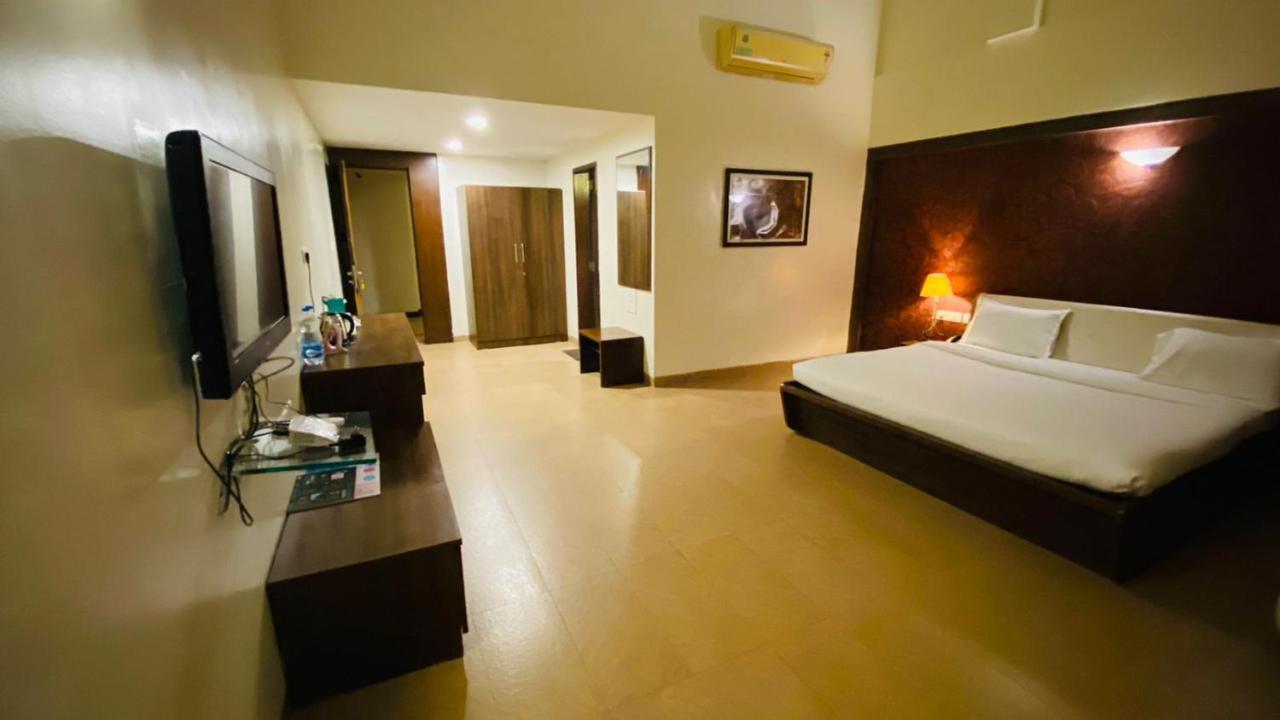 The Cliff Resort