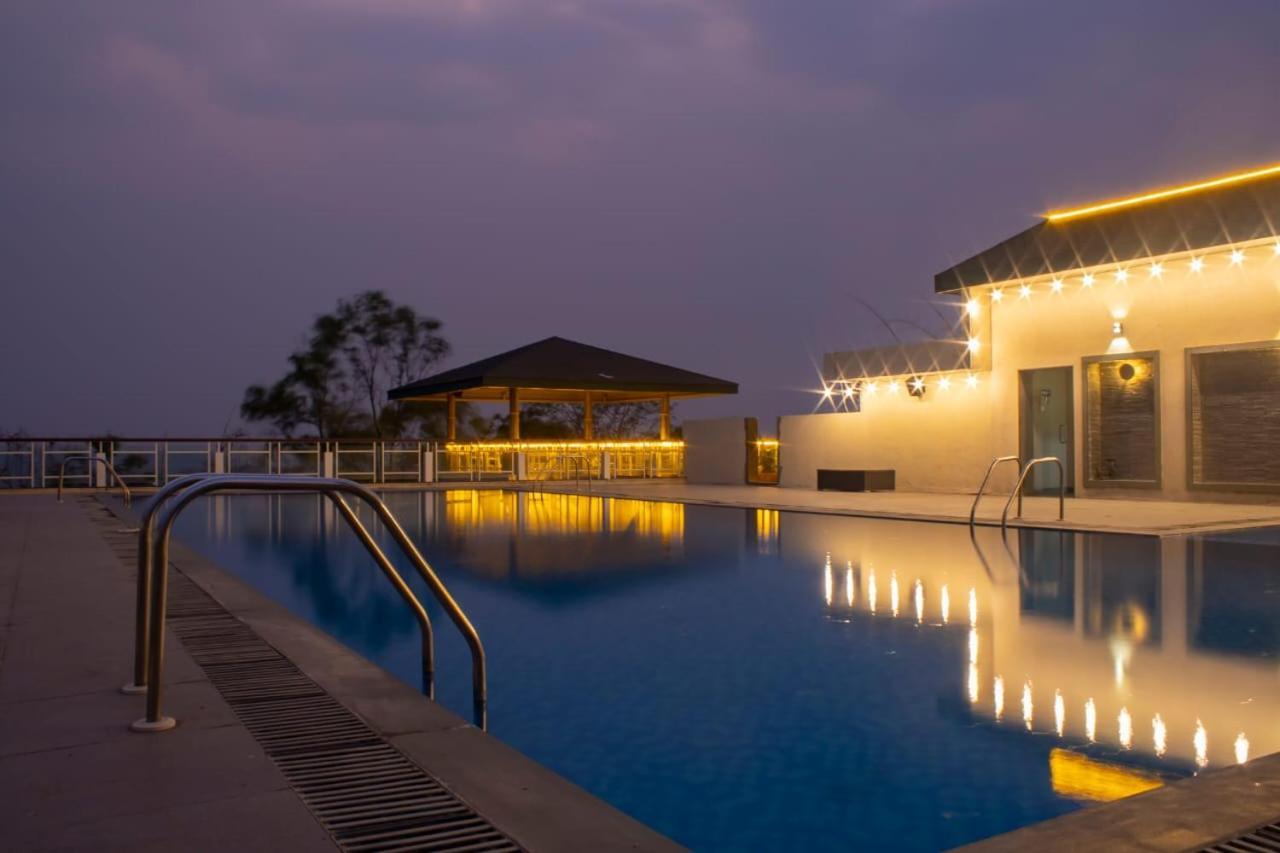 The Cliff Resort